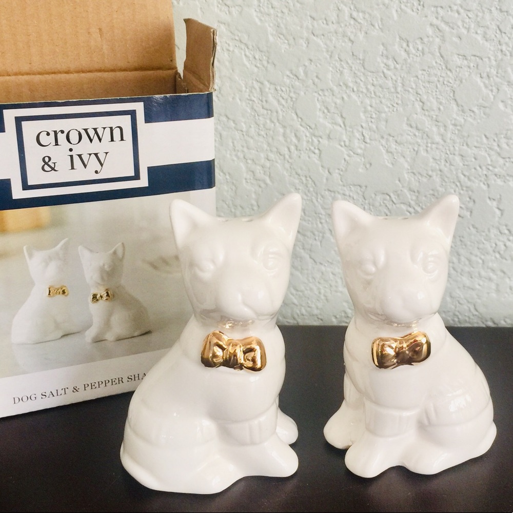 Dog salt & pepper shaker set, Crown & Ivy